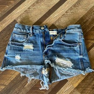 Bullhead distressed shorts